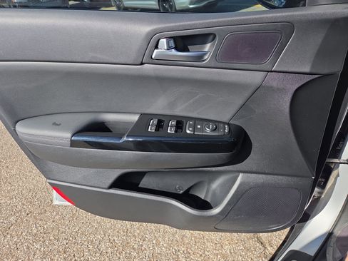 Used 2020 Kia Sportage S w/ S Premium Package image 9