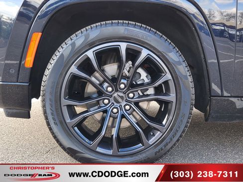 Used 2023 Jeep Grand Wagoneer Series III w/ Rear Seat Video Group 1 AWD/4WD image 9