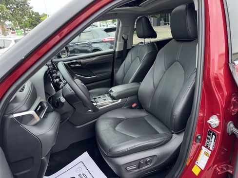 Used 2020 Toyota Highlander Limited AWD/4WD image 13