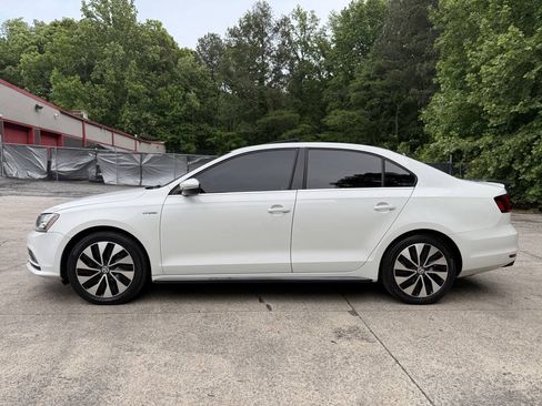 Used 2016 Volkswagen Jetta SEL Premium FWD image 2