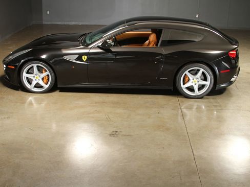 Used 2016 Ferrari FF image 49