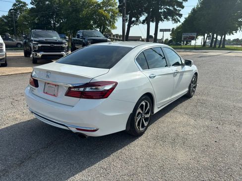 Used 2017 Honda Accord EX-L image 5