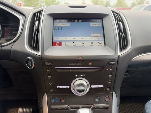 Used 2018 Ford Edge Titanium w/ Equipment Group 301A AWD/4WD image 12