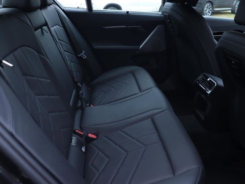 Certified 2025 BMW 530i image 19