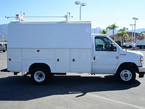 Used 2023 Ford E-350 and Econoline 350 Super Duty w/ Power Windows & Locks Group RWD image 5