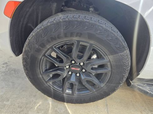 Certified 2024 GMC Yukon AT4 w/ Technology Package AWD/4WD image 10