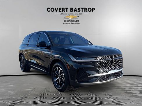 Used 2024 Lincoln Nautilus Premier w/ Equipment Group 102A image 7