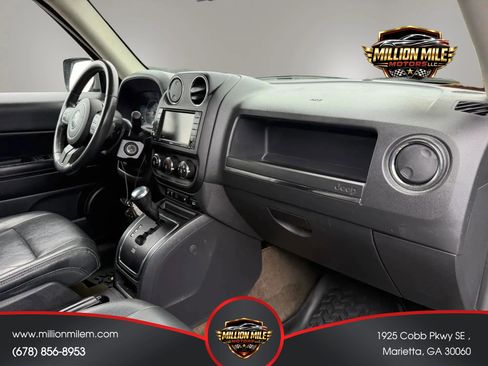 Used 2017 Jeep Patriot High Altitude AWD/4WD image 19