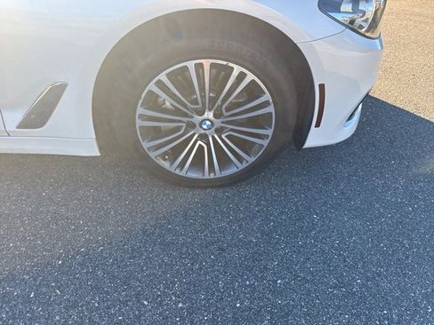 Used 2018 BMW 530i xDrive image 19