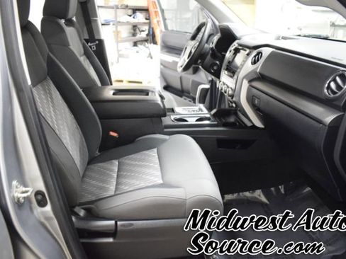Used 2020 Toyota Tundra SR5 w/ SR5 Convenience Package AWD/4WD image 38