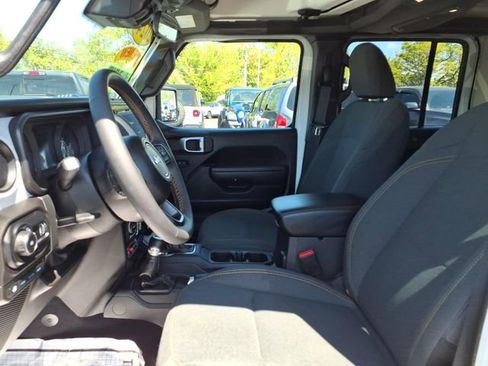 Used 2024 Jeep Wrangler Unlimited AWD/4WD image 22
