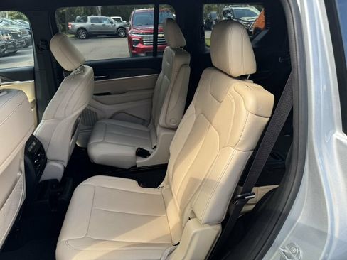 Used 2025 Jeep Grand Cherokee L Limited w/ Trailer Tow Package AWD/4WD image 8