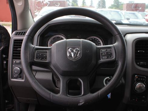 Used 2019 RAM 1500 Express AWD/4WD image 10