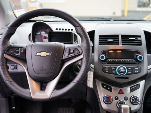 Used 2015 Chevrolet Sonic LT image 16