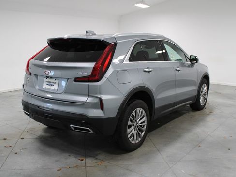 Used 2024 Cadillac XT4 Premium Luxury image 9