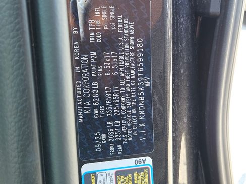 Used 2026 Kia Carnival FWD image 34