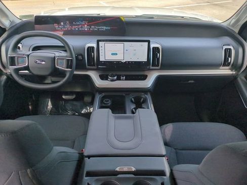 New 2026 Ford Expedition Active image 14