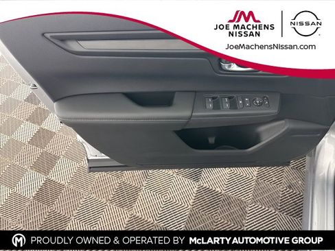 Used 2025 Honda CR-V LX image 18