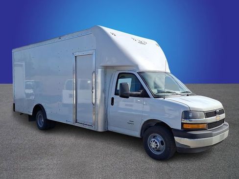 New 2025 Chevrolet Express 4500 Extended w/ Power Convenience Package image 2