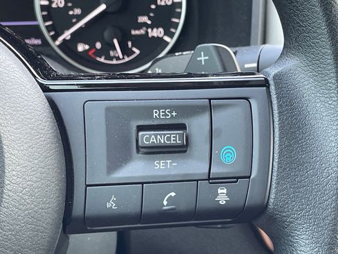Used 2023 Nissan Rogue SV FWD image 13