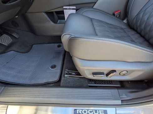 New 2026 Nissan Rogue Platinum w/ Tech Package AWD/4WD image 15