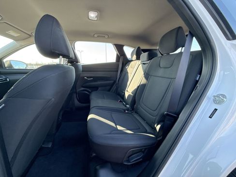 Used 2025 Hyundai Tucson SE image 22