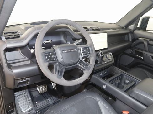 Used 2023 Land Rover Defender 110 V8 image 26