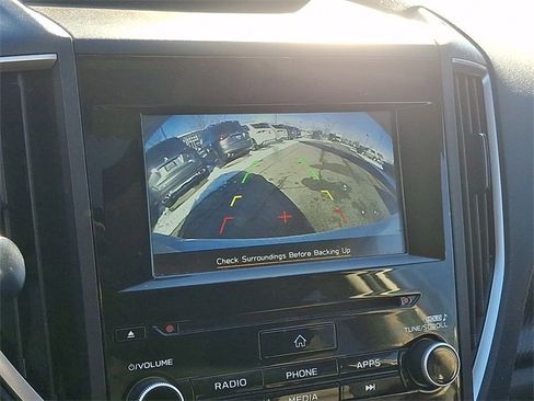 Used 2022 Subaru Crosstrek 2.0i Premium w/ Moonroof Package image 4