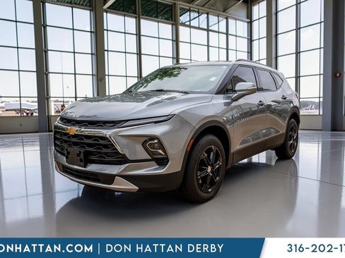 Used 2023 Chevrolet Blazer LT FWD image 33