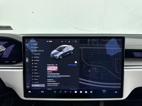 Used 2023 Tesla Model X Plaid image 24