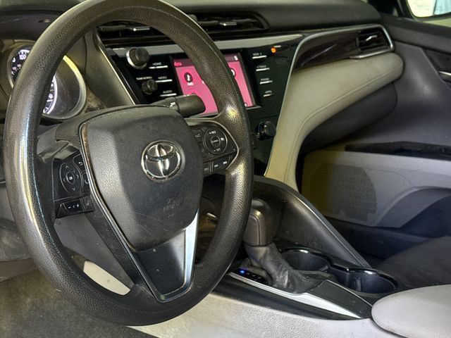 Used 2018 Toyota Camry LE w/ Moonroof Package FWD image 8