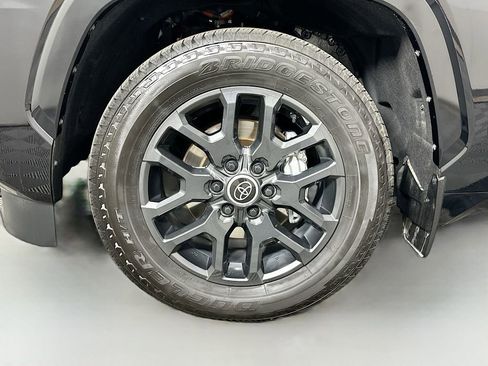 Certified 2024 Toyota Sequoia Platinum image 33