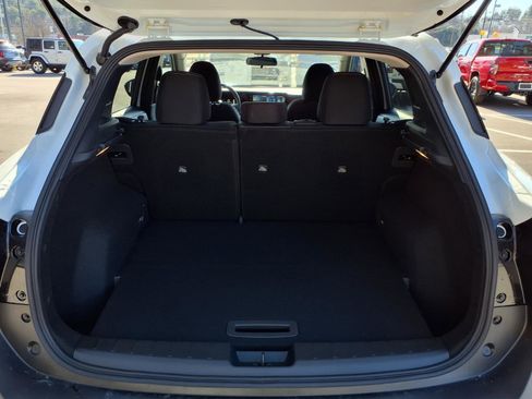 New 2026 Nissan Kicks SV image 25