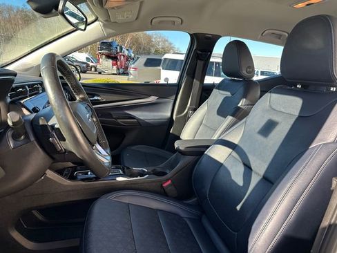 Used 2022 Chevrolet Bolt EUV LT w/ Convenience Package image 37