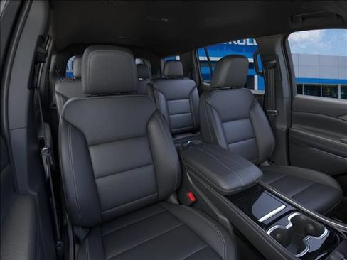 New 2026 Chevrolet Traverse LT w/ Driver Confidence Package AWD/4WD image 16