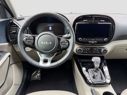 Used 2025 Kia Soul EX FWD image 23