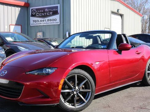 Used 2019 MAZDA MX-5 Miata Grand Touring image 2