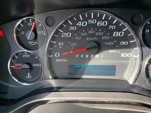 Used 2024 Chevrolet Express 2500 w/ Driver Convenience Package image 2