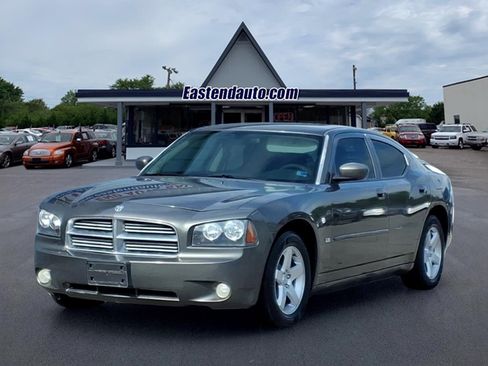Used 2010 Dodge Charger SXT RWD image 1