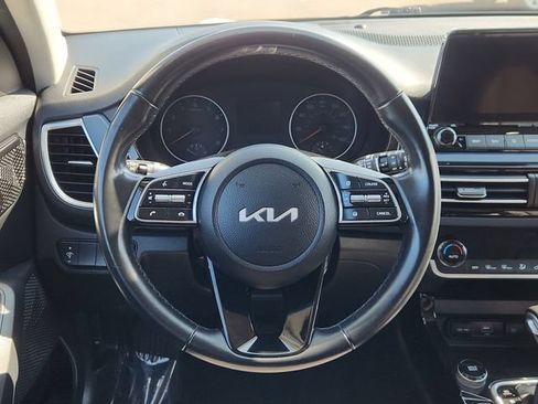 Used 2022 Kia Seltos S AWD/4WD image 34