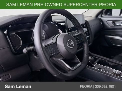 Used 2023 Nissan Pathfinder SL w/ Black Appearance Package AWD/4WD image 11