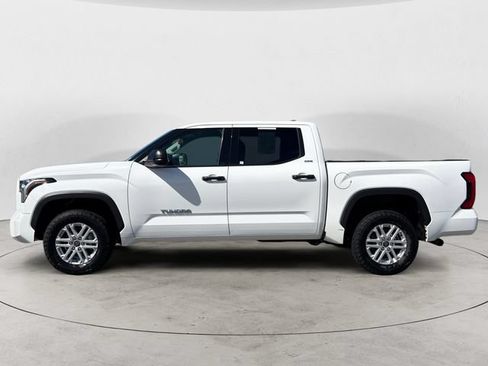 Used 2022 Toyota Tundra SR5 AWD/4WD image 2
