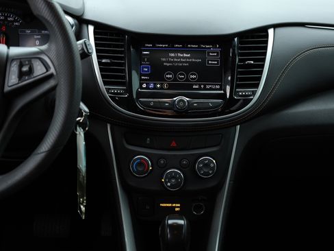 Used 2021 Chevrolet Trax LS w/ Tint and Cruise Package image 9