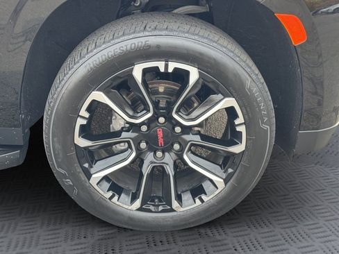 Used 2023 GMC Yukon SLT image 28