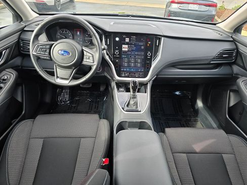 Used 2025 Subaru Outback Premium image 9