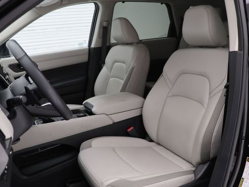 Used 2022 Nissan Pathfinder SL image 16