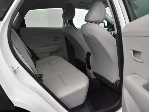 Used 2025 Hyundai Kona SEL FWD image 18