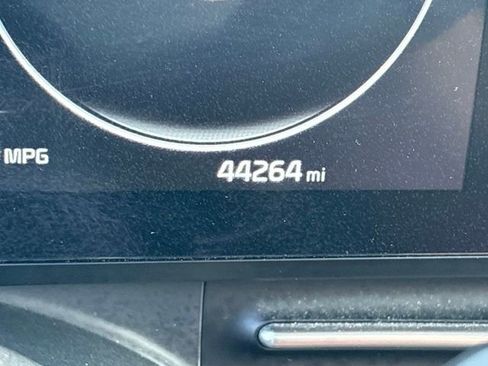 Used 2023 Kia Carnival SX image 16