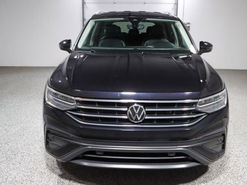 Used 2023 Volkswagen Tiguan SE image 4