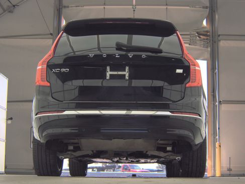 Used 2024 Volvo XC90 T8 Plus AWD/4WD image 12